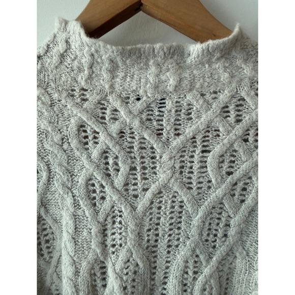 EXPRESS Mock Neck Cable Knit Sweater Light Gray Long Sleeve Peplum Women's L - Picture 4 of 5